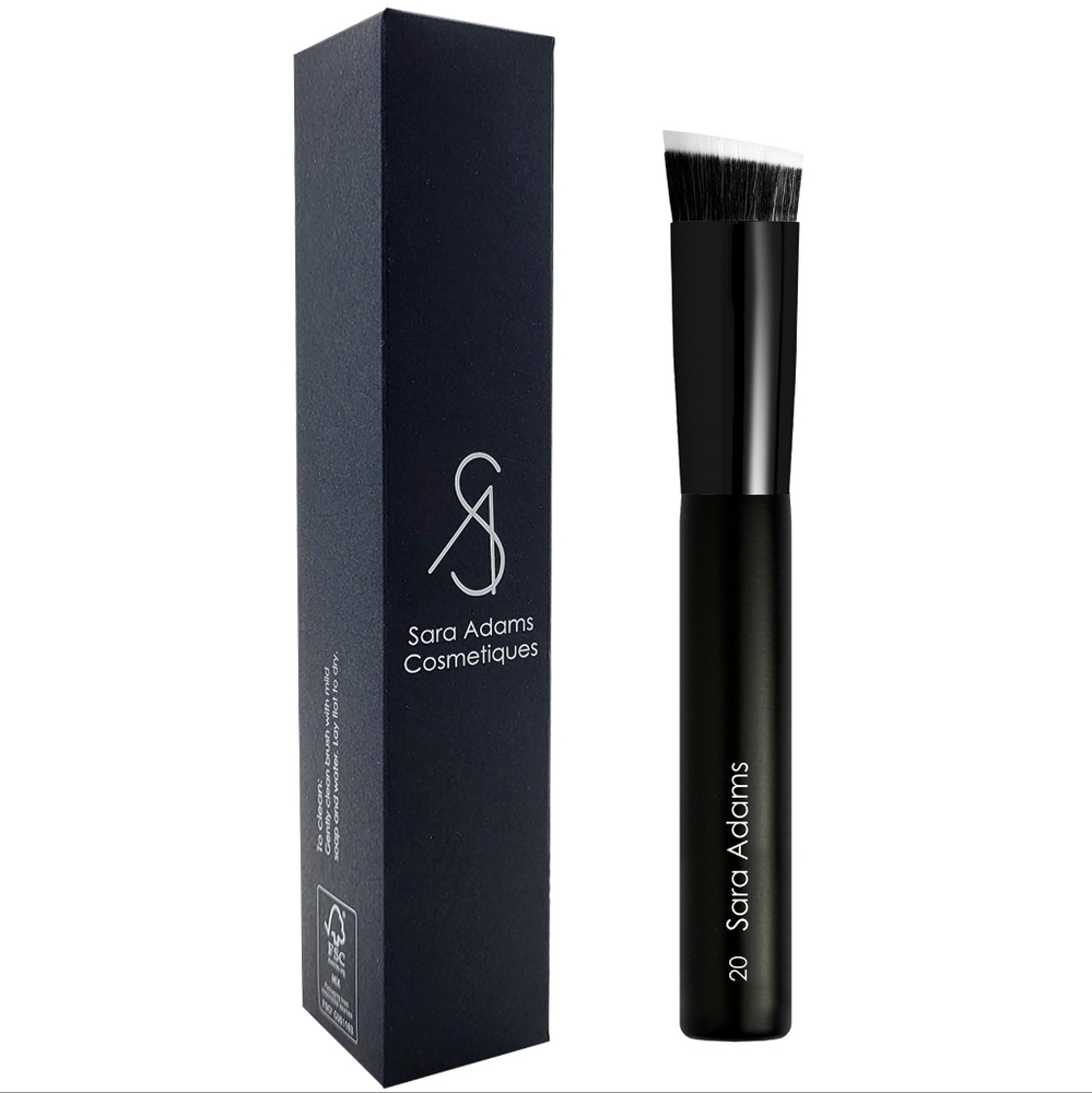 Sara Adams Cosmetiques Round angled foundation brush #20 New